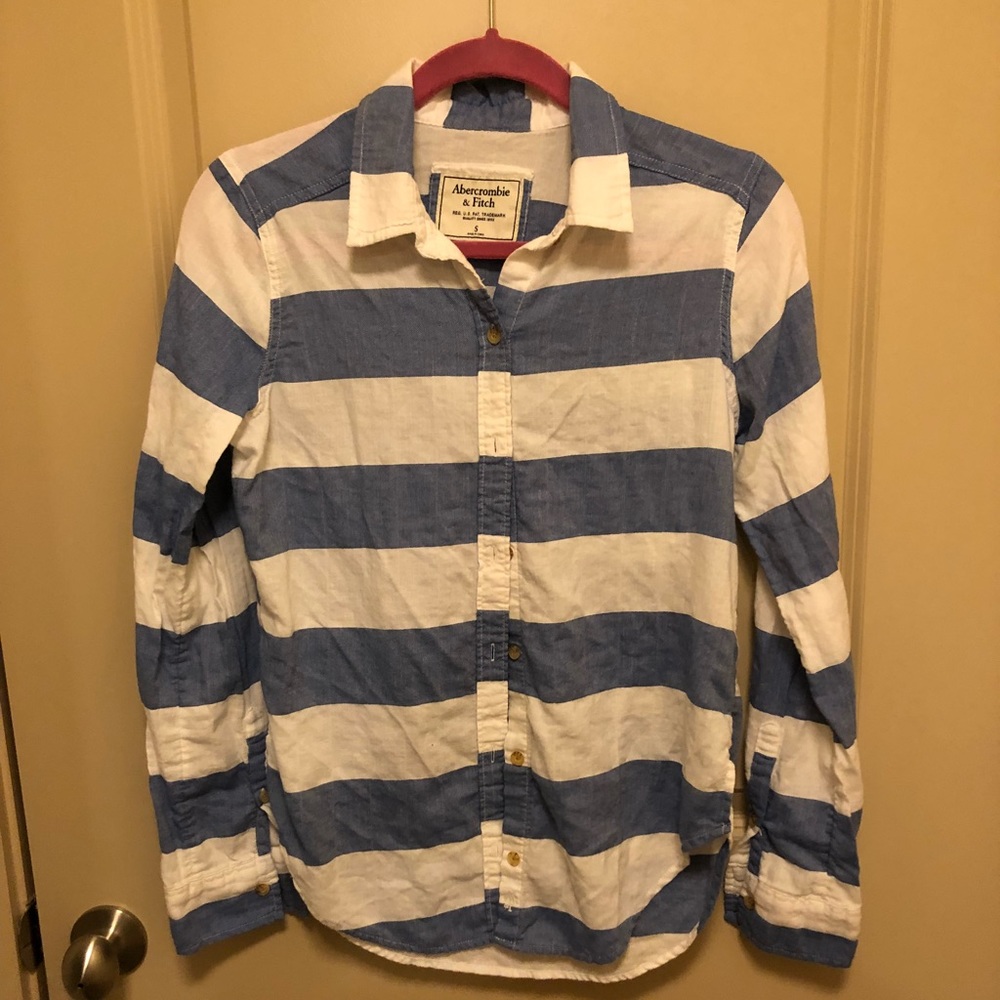 NWOT Abercrombie & Fitch Small Button Down Shirt